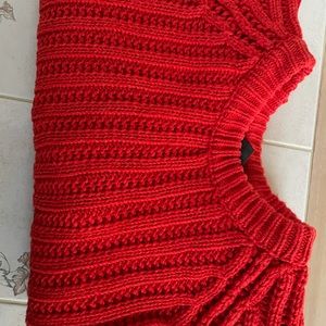 This is my favorite color ever!! It’s great quality and keeps you warm